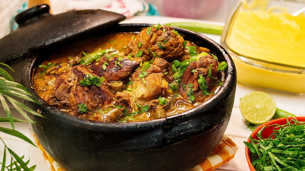 Frango com quiabo servido no Tempero Leve